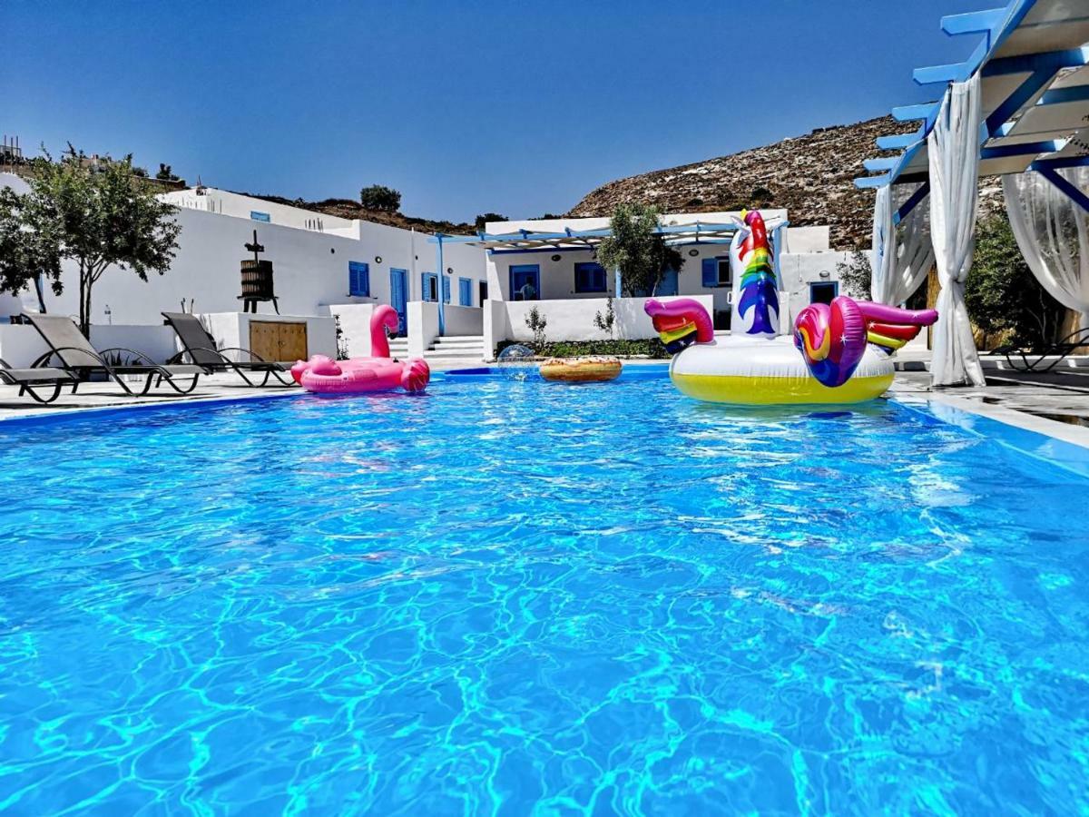 Family Village Santorini Vlychada Esterno foto